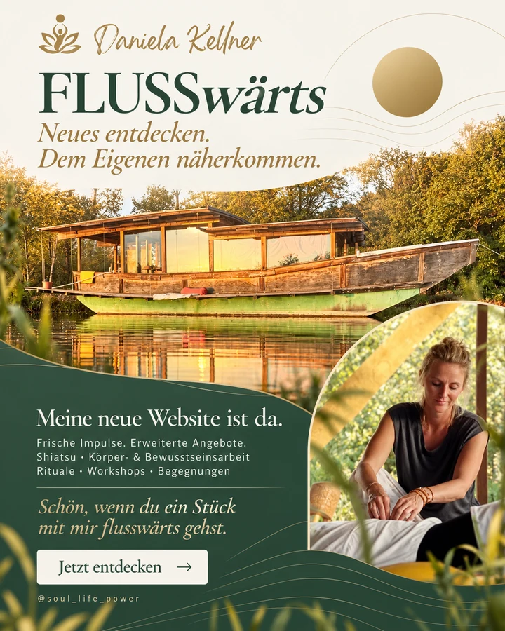 FLUSSwärts-Flyer mit Daniela Kellners Logo, dem Hausboot am Wasser und einer Shiatsu-Aufnahme